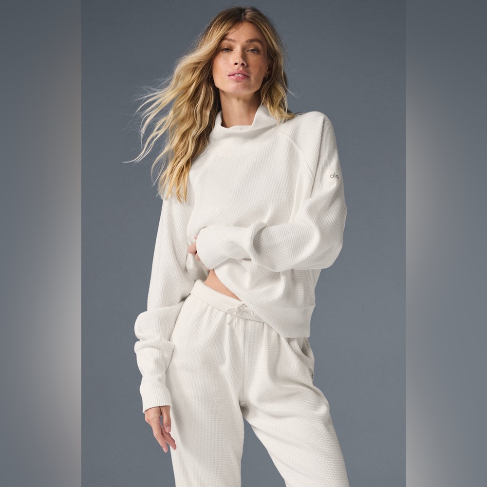 ALO Yoga Women's Cream Cowl Neck Sweater
